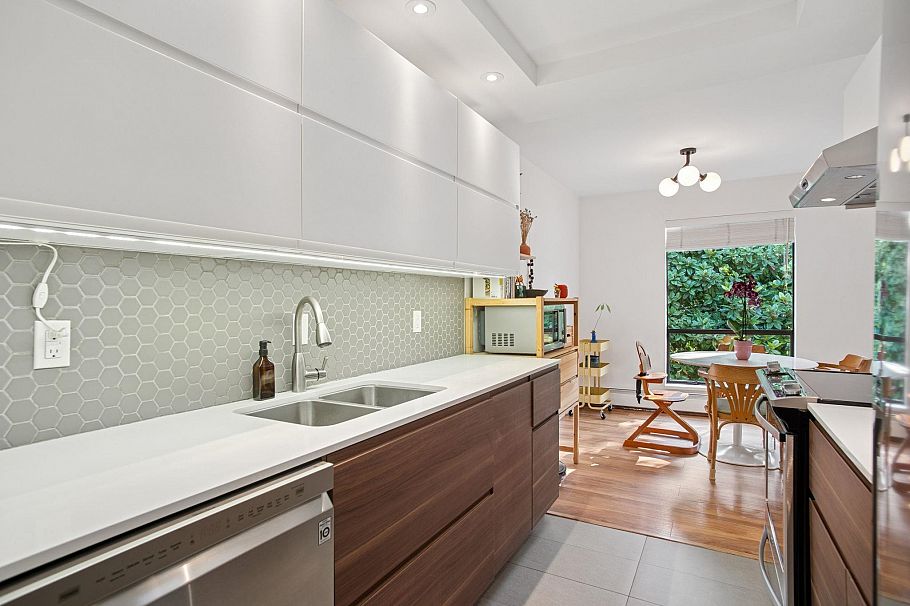 303 2277 Mcgill Street Vancouver, BC - 9