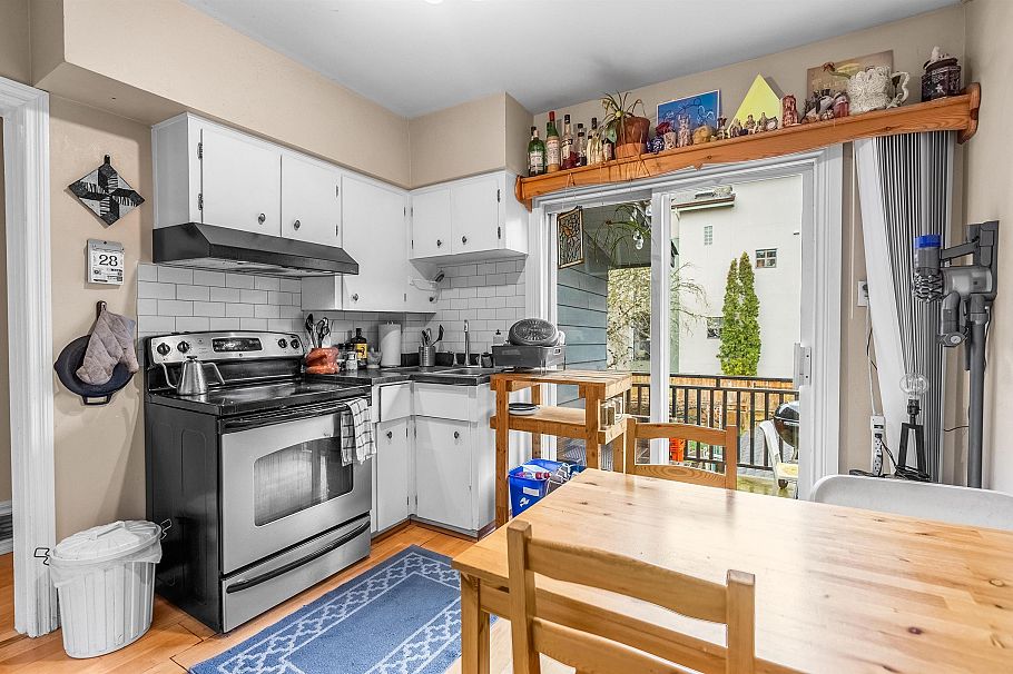 610 Salsbury Drive Vancouver, BC - 10