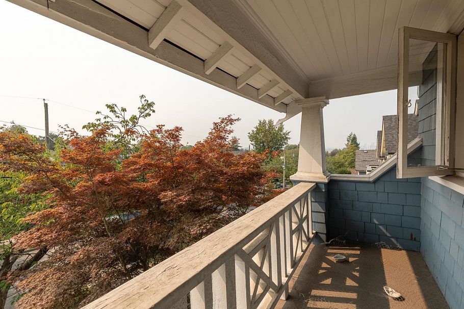 2025 Charles Street Vancouver, BC - 26