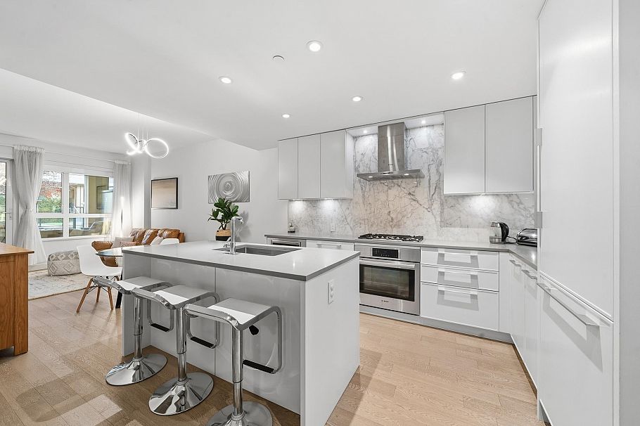 201 3220 Connaught Crescent North Vancouver, BC - 7