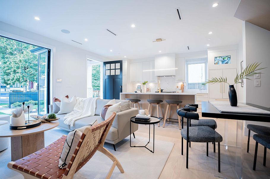 #1 2522 E 15th Avenue Vancouver, BC - 3