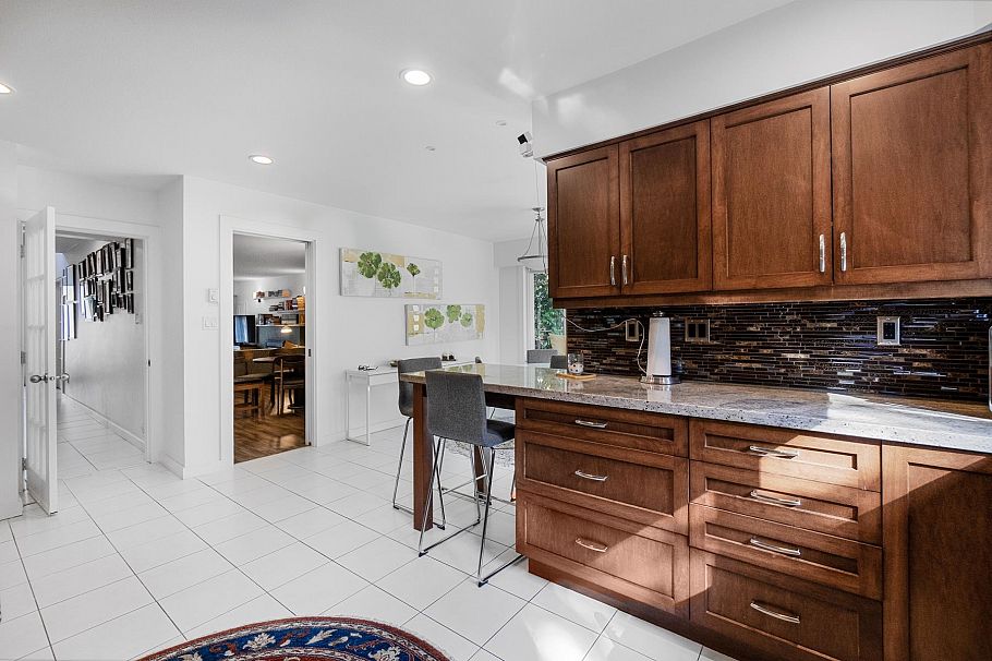 815 E 29th Street North Vancouver, BC - 20