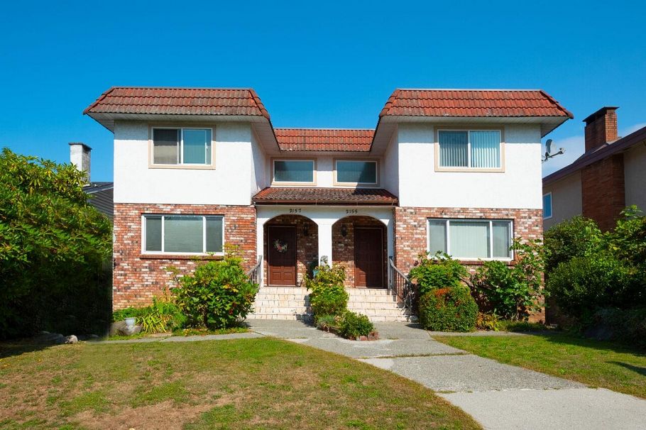 2155 W 15th Avenue Vancouver, BC - 1