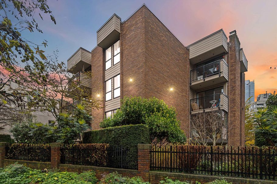 405 1157 Nelson Street Vancouver, BC - 1