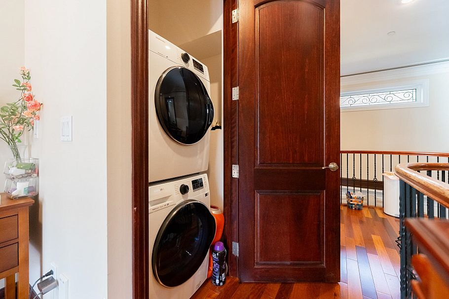 2502 W 36th Avenue Vancouver, BC - 31