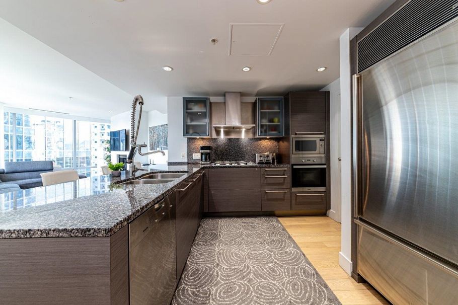 2208 1111 ALBERNI ST, Vancouver BC V6E 4V2 Vancouver, BC - 4