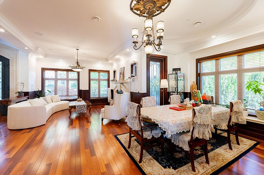 2502 W 36th Avenue Vancouver, BC - 5