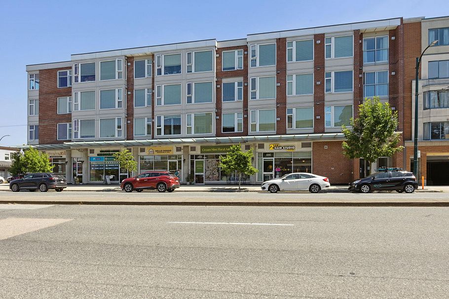 218 1838 Renfrew Street Vancouver, BC - 3