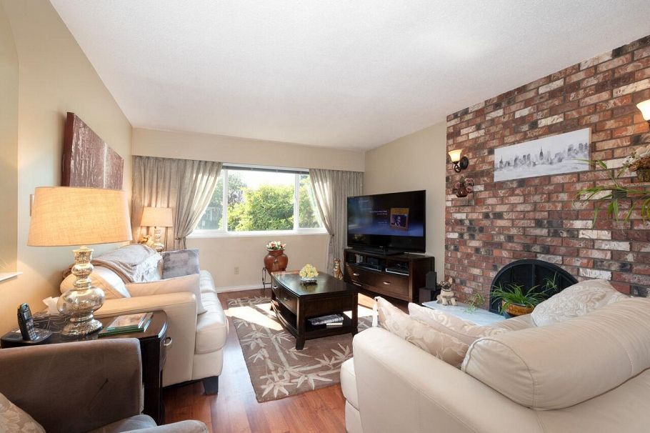 2155 W 15th Avenue Vancouver, BC - 4