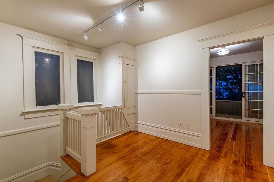 2243 W 5th Avenue Vancouver, BC - 20