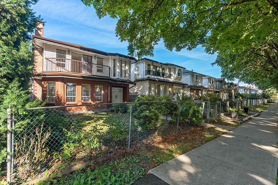 511 E 19th Avenue Vancouver, BC - 32