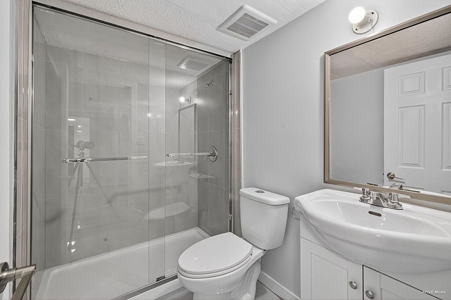 7561 Angus Drive Vancouver, BC - 26