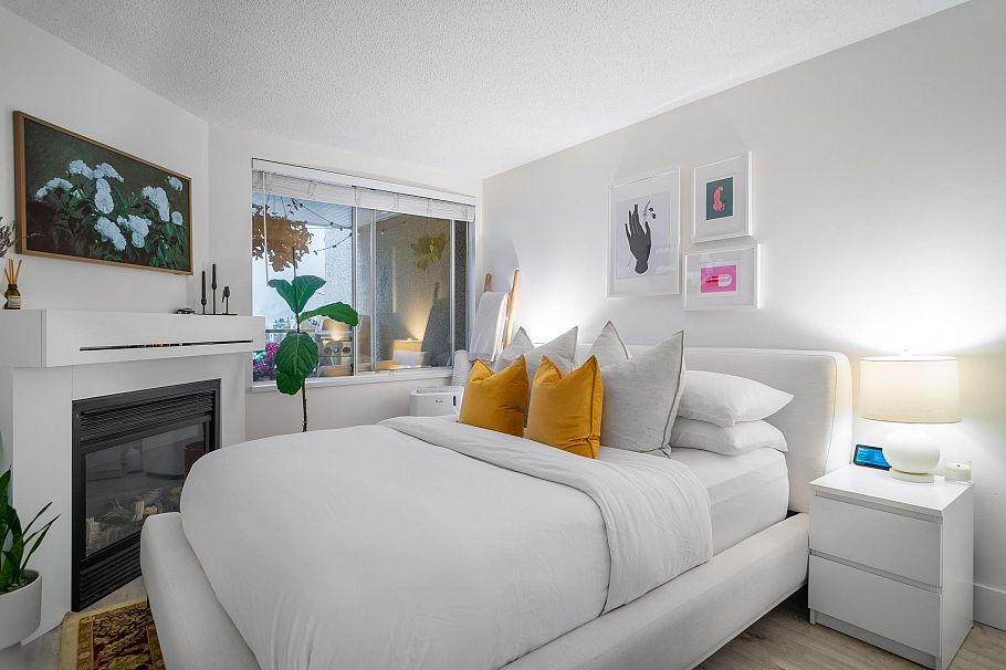 307 1345 Comox Street Vancouver, BC - 11