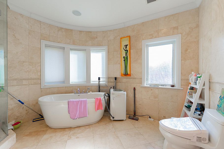 2502 W 36th Avenue Vancouver, BC - 23