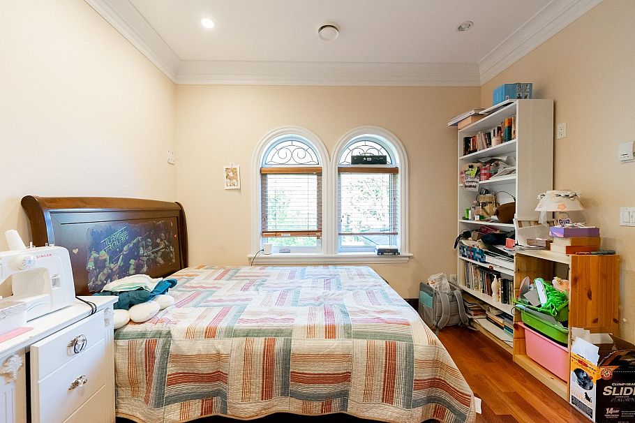 2502 W 36th Avenue Vancouver, BC - 25