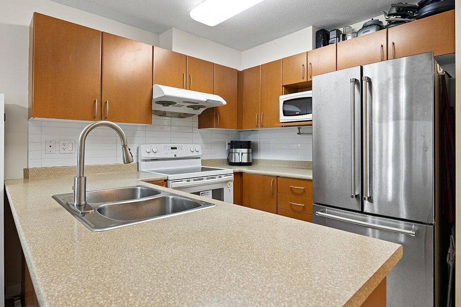 305 2028 E 37th Avenue Vancouver, BC - 3