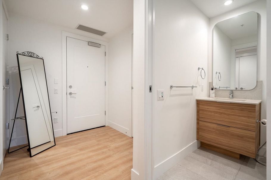 303 2375 Emery Court North Vancouver, BC - 21