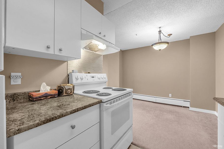 1602 2016 Fullerton Avenue North Vancouver, BC - 17