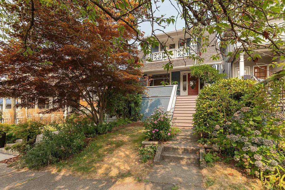 2025 Charles Street Vancouver, BC - 2