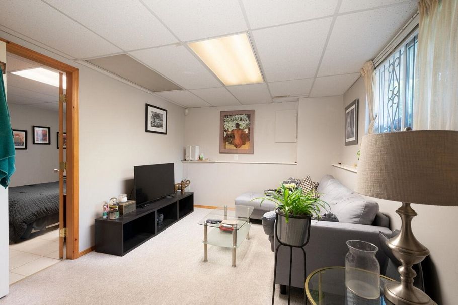 2155 W 15th Avenue Vancouver, BC - 16