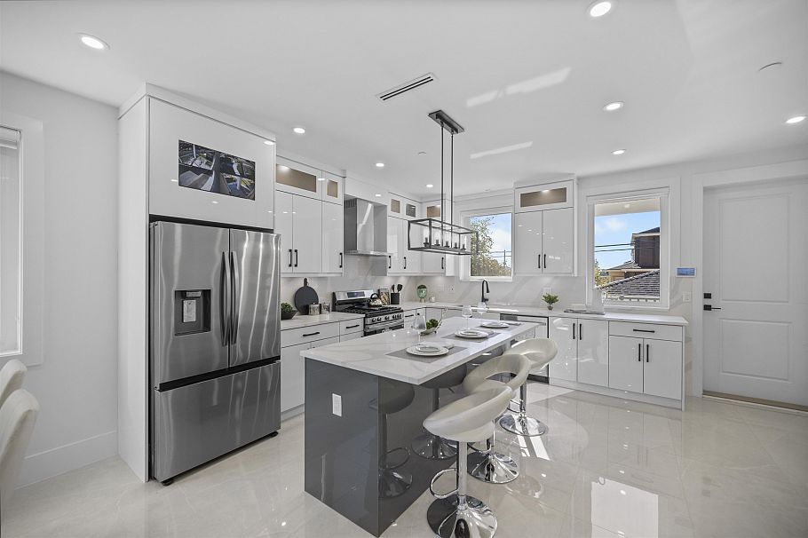 2790 E 49th Avenue Vancouver, BC - 10