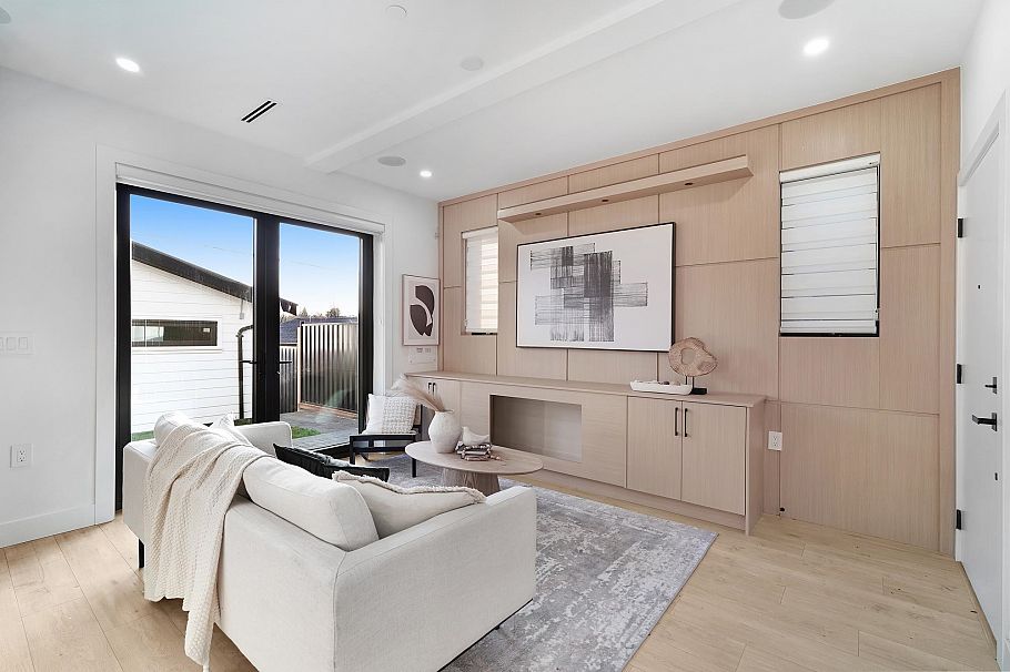 2 3310 Venables Street Vancouver, BC - 2