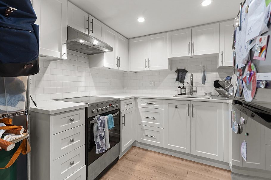 508 Hawks Avenue Vancouver, BC - 25