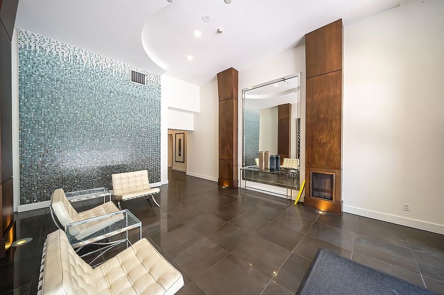 983 Richards Street Vancouver, BC - 25