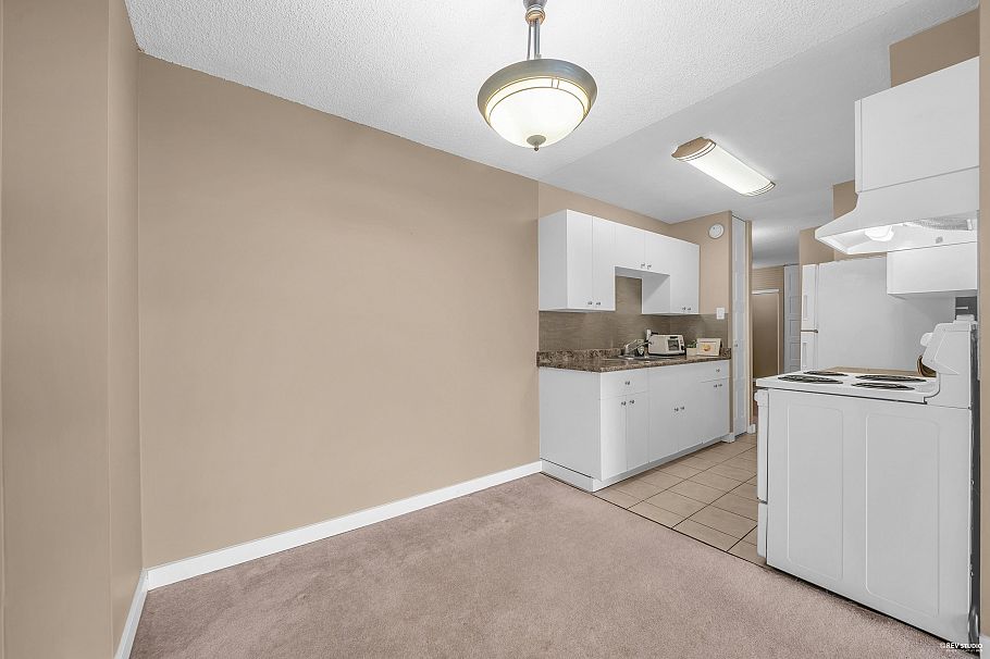 1602 2016 Fullerton Avenue North Vancouver, BC - 12