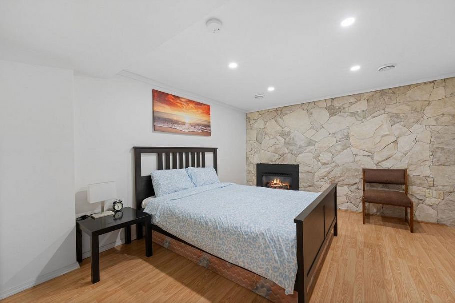 1436 Grand Boulevard North Vancouver, BC - 31