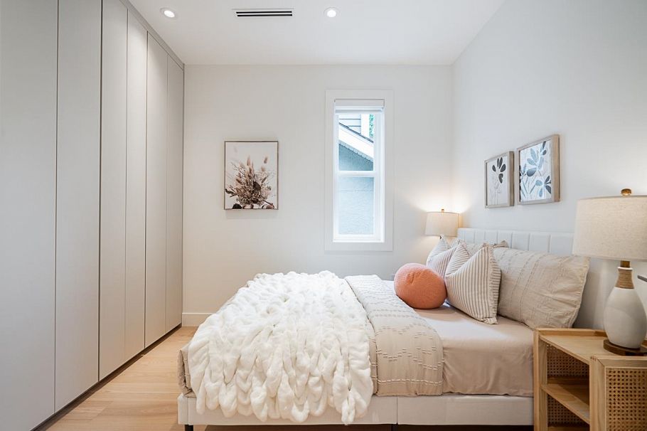 2561 W 2nd Avenue Vancouver, BC - 37