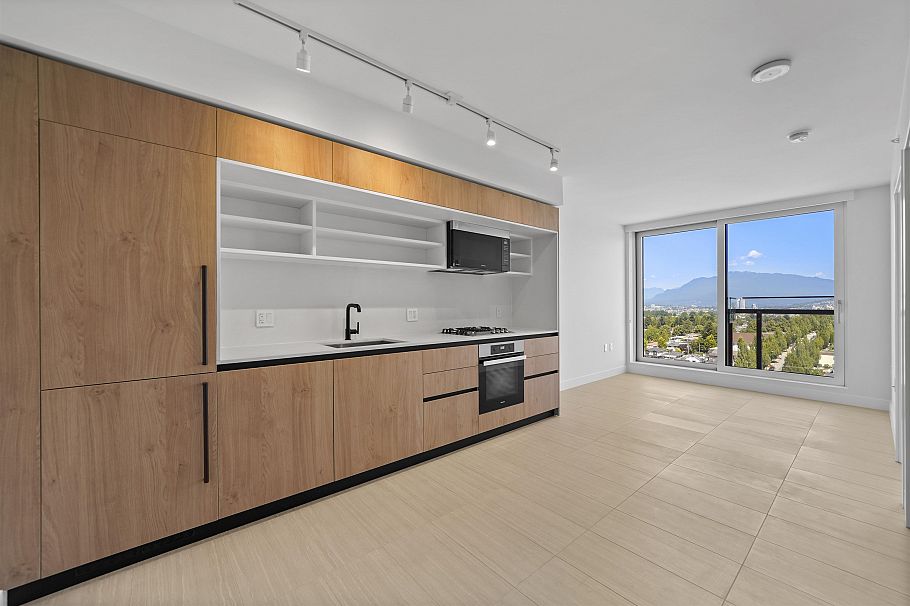 1402 5058 Joyce Street Vancouver, BC - 1