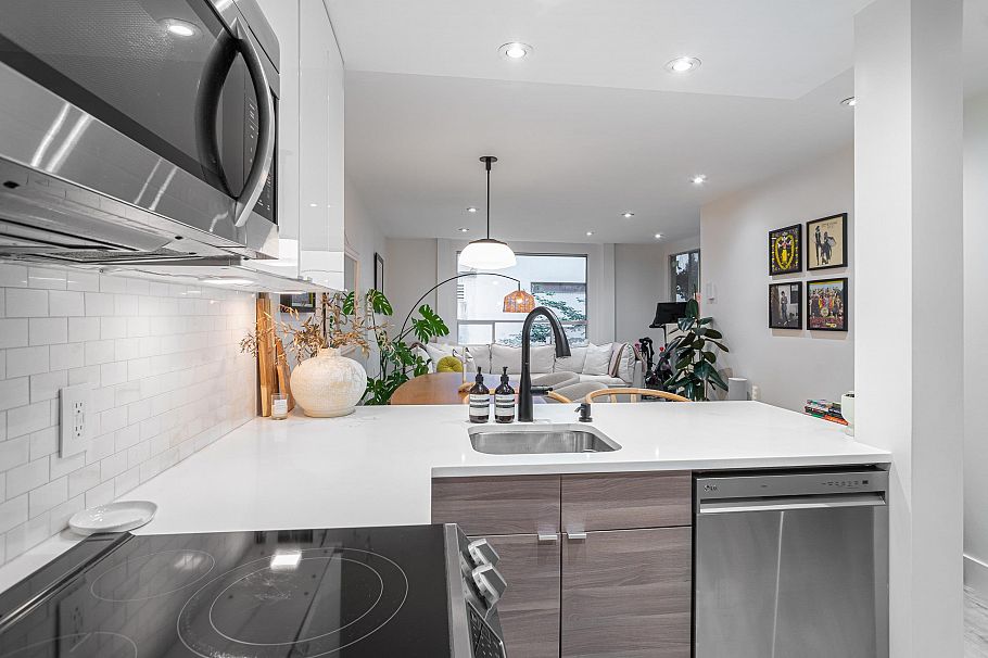 307 1345 Comox Street Vancouver, BC - 4