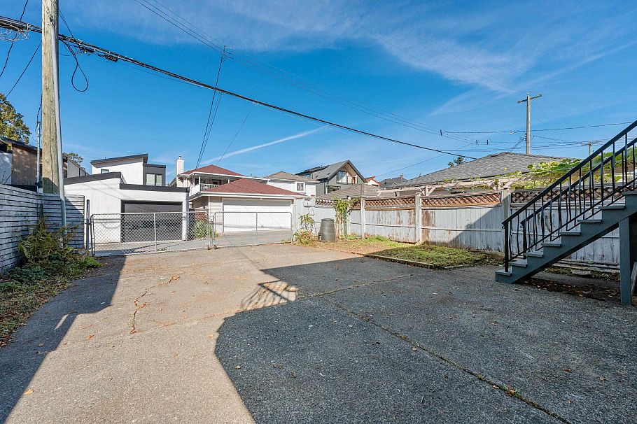 511 E 19th Avenue Vancouver, BC - 29