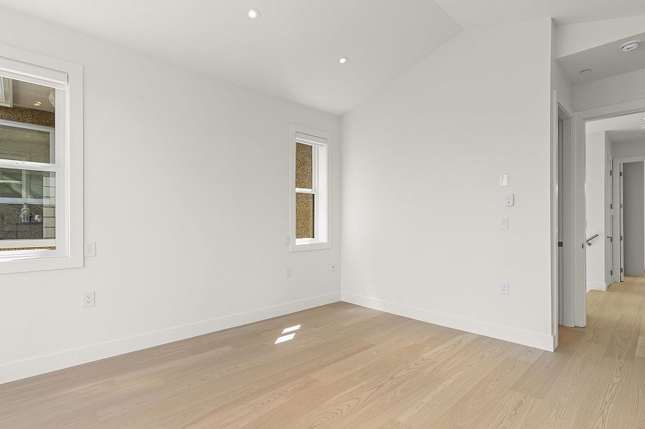 2565 W 2nd Avenue Vancouver, BC - 29