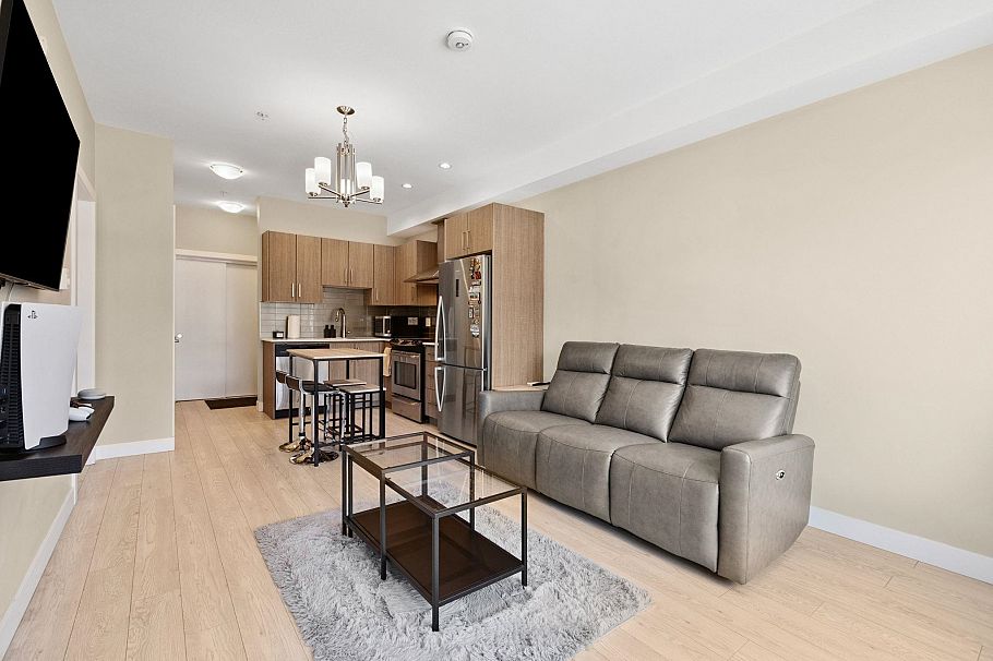 218 1838 Renfrew Street Vancouver, BC - 11