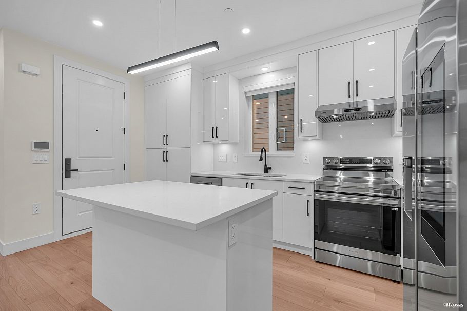 1 3090 Vanness Avenue Vancouver, BC - 6