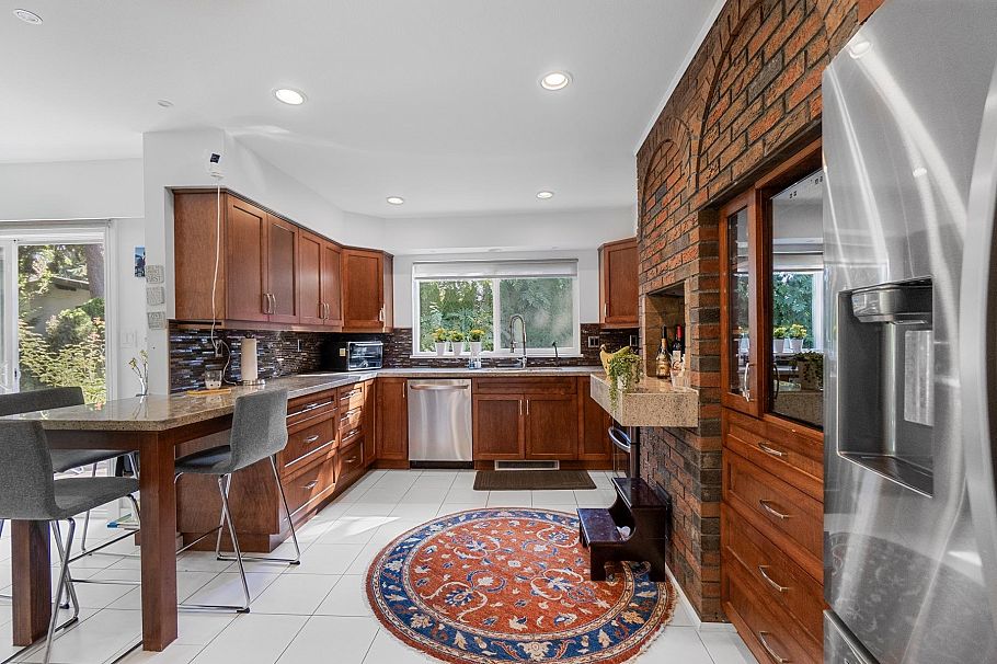 815 E 29th Street North Vancouver, BC - 18