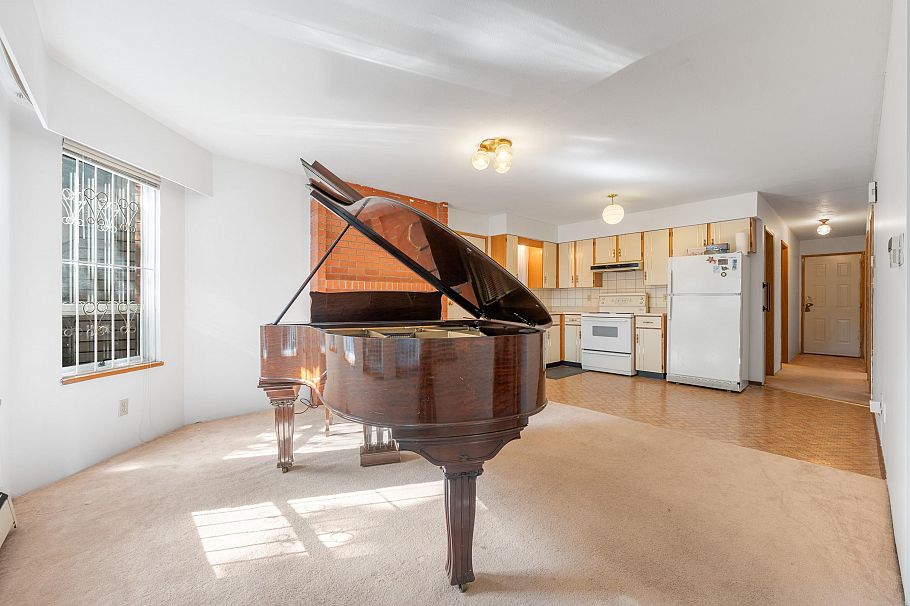 511 E 19th Avenue Vancouver, BC - 5