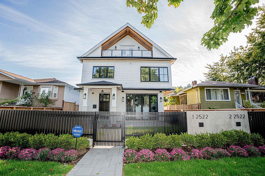 #1 2522 E 15th Avenue Vancouver, BC - 1