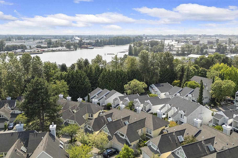 8438 Gladstone Street Vancouver, BC - 36