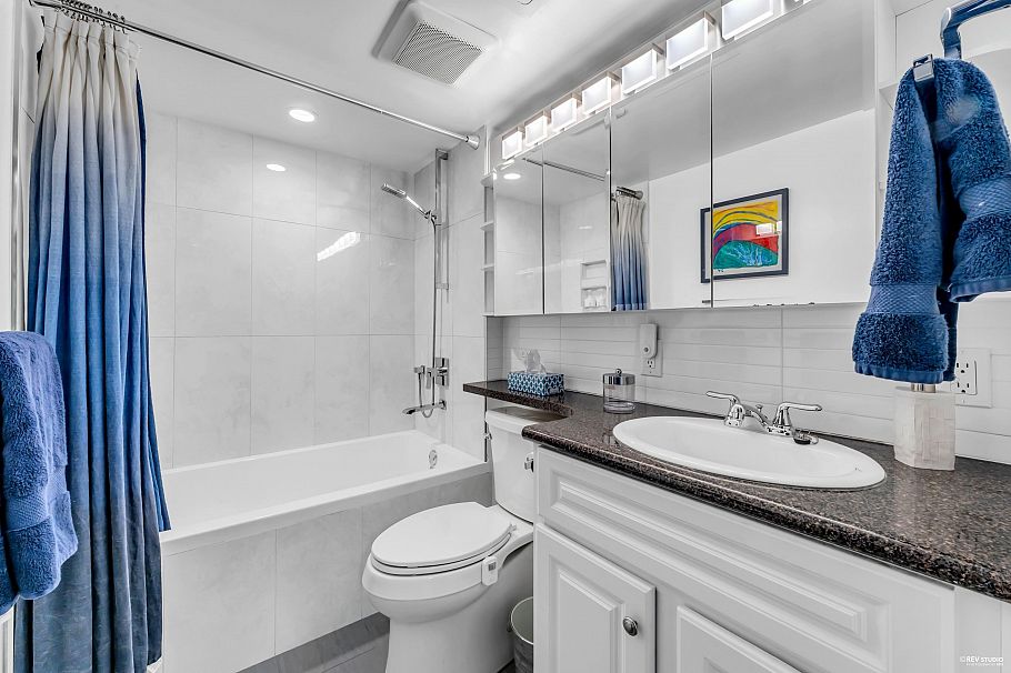 501 1725 Pendrell Street Vancouver, BC - 8