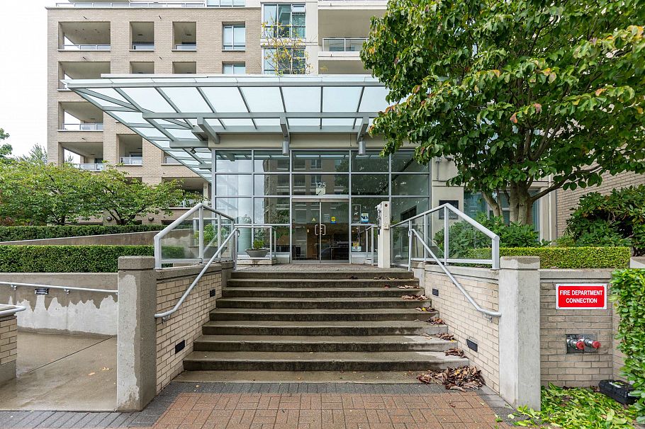 503 125 Milross Avenue Vancouver, BC - 2