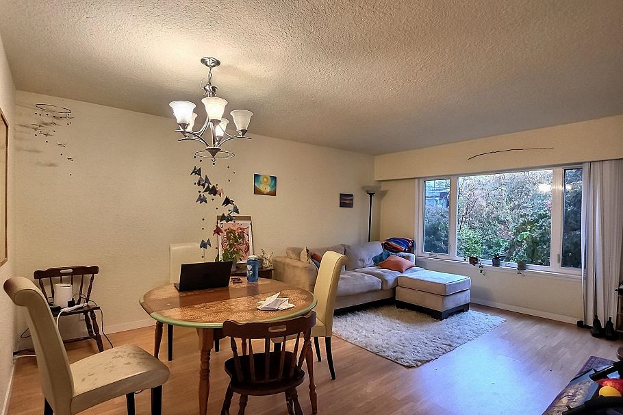 1621 Adanac Street Vancouver, BC - 2