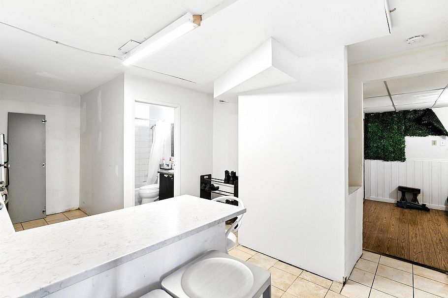 4987 Hoy Street Vancouver, BC - 28