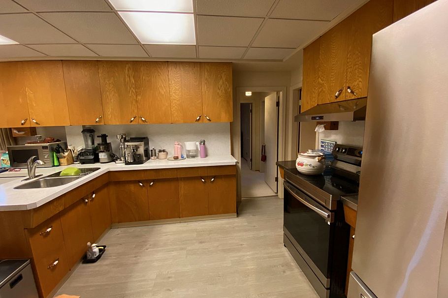 4063 W 40th Avenue Vancouver, BC - 9