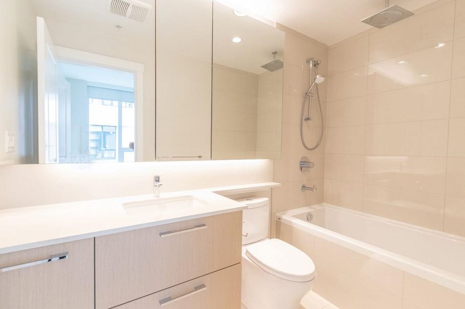 18 3483 Ross Drive Vancouver, BC - 18