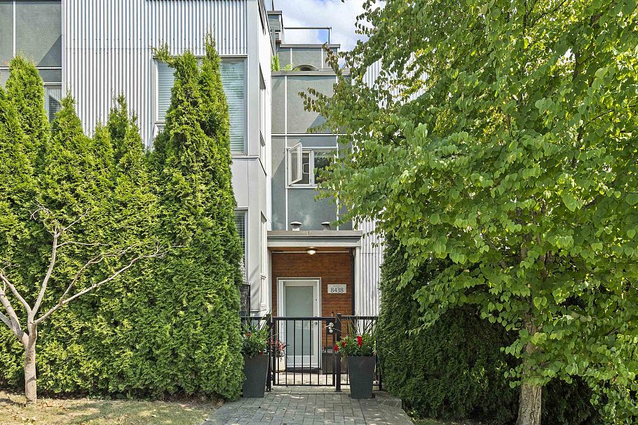 8438 Gladstone Street Vancouver, BC - 38