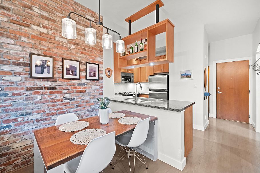 207 2515 Ontario Street Vancouver, BC - 9