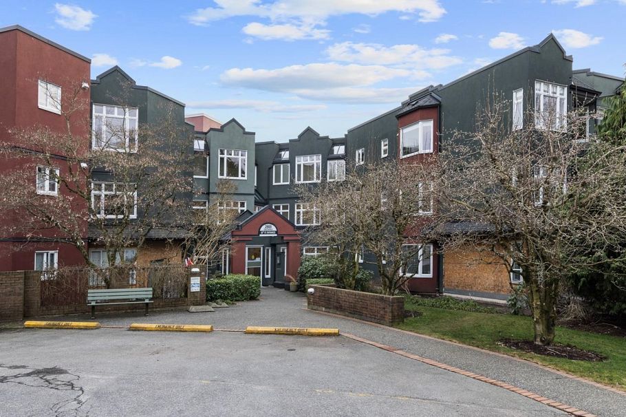 314 121 W 29th Street North Vancouver, BC - 1